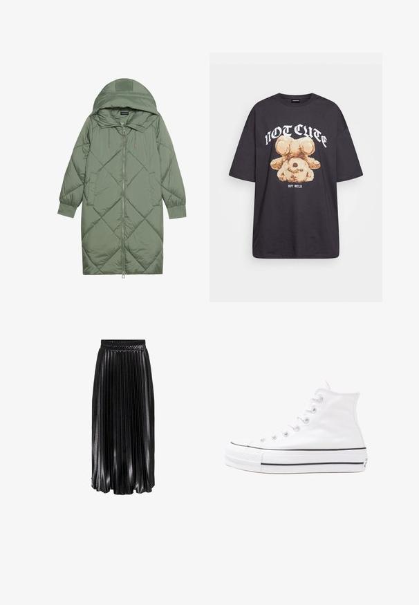Manteau matelassé long vert avec capuche, doté d'une fermeture éclair à l'avant et de deux poches latérales. Motif en losanges texturé sur toute sa surface.; T-shirt noir oversize avec un graphique d'un ours et le texte « PAS MIGNON MAIS SAUVAGE » en lettres blanches, en gras. Matériau en coton.; Jupe midi plissée noire avec une finition brillante, taille élastique et plis verticaux prononcés, offrant une apparence texturée et fluide.; Baskets montantes en toile blanche avec semelle en caoutchouc noir, capuchon en caoutchouc à l'avant, et six œillets pour les lacets, présentant un design épuré et minimaliste.