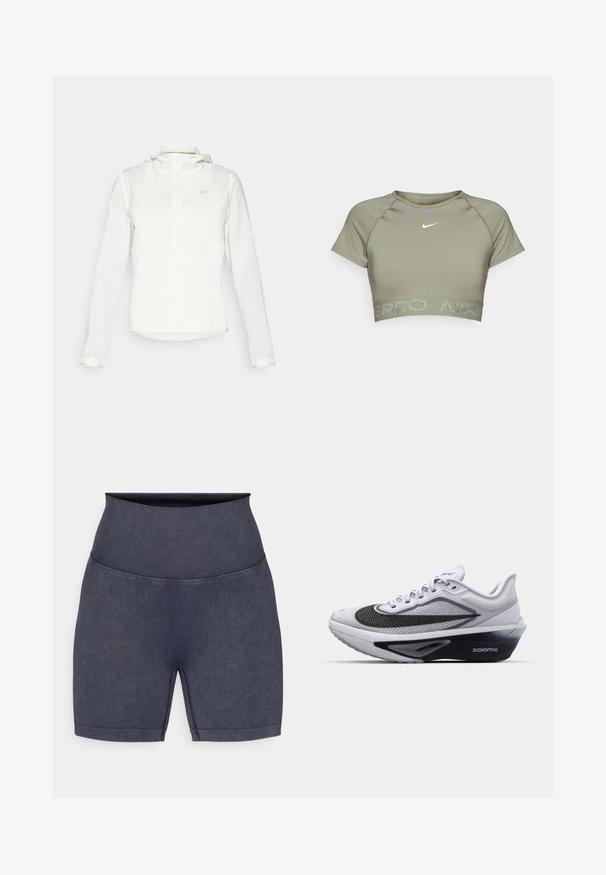 Fehér Nike dzseki kapucnival, teljes cipzárral, rugalmas mandzsettákkal és egy diszkrét logóval a mellkason. Sima textúrájú és könnyű kialakítású.; Olivazöld, rövidujjú, sima anyagból készült, cropped sporttop, kerek nyakkivágással, és a mellkason középen elhelyezett világosszürke logóval.; Magas derekú, sötét tengerészkék rövidnadrág, puha, rugalmas anyagból, sima textúrával és diszkrét varrási részletekkel az oldalsó varratok mentén.; Fehér sportcipő, hálós felső résszel, fekete ívelt swoosh-zsal, ZoomX párnázott talppal és textúrázott dizájnnal a légáteresztő képesség érdekében.