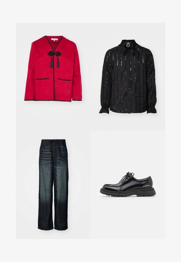 Sister Jane LEROY JACKET UNISEX - Poletna jakna - red; Črna bluzica iz sijočega materiala, ki ima vertikalne črtice iz bleščic, ovratnik z mašnjo in okrasjem iz draguljev ter gumbno zapiranje.; Široke hlače iz temnega denima z vmesnim bledenjem. Imajo elastični pas z vrvico. Gladka tekstura z rahlimi znaki obrabe.; Črne usnjene oblečne čevlje z zaobljenim prstom, debelim gumijastim podplatom, vezalnim oblikovanjem in značilnim šivom ob robu.