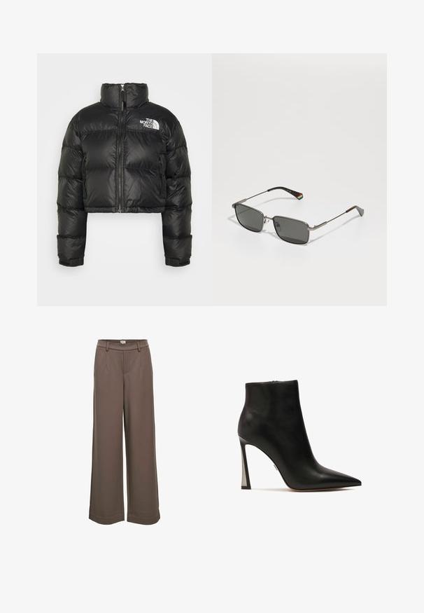 Černá zkrácená vycpaná bunda s vysokým límcem, předním zipem a bílým logem na hrudi. Má polstrované části a elastické manžety.; Černý rolák vyrobený z měkké pleteniny, s dlouhými rukávy a volným střihem. Hladký povrch bez viditelných vzorů nebo akcentů.; Bílé košile s knoflíky, dlouhými rukávy, strukturovaným límcem a zaobleným lemem. Vyrobeno z hladké, jednolité tkaniny bez viditelných vzorů nebo akcentů.; Kalhoty s širokými nohavicemi vyrobené z měkké hnědé látky. Mají vysoký pas, dvě přední kapsy a hladkou texturu s ležérním designem.; Kazar VERA - Klasické lodičky - black; Polaroid UNISEX - Sluneční brýle - matte black