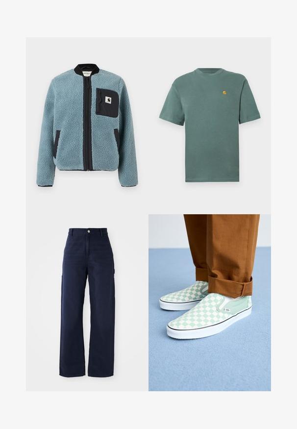 Kék bolyhos dzseki struktúrált felülettel, fekete cipzáros zsebekkel, álló gallérral és elülső cipzárral. A mellzseben logós folt található.; Zöld pamut póló kerek nyakkal és rövid ujjakkal, az első bal oldalon egy kis sárga logóval. Puha tapintású, laza stílusú.; Tengerészkék, bővebb, cargo stílusú nadrág strapabíró pamutból, oldalsó zsebekkel és gombos derékmegoldással.; Barna, felhajtott nadrágban lévő lábak, pasztell zöld és fehér kockás slip-on Vans tornacipőt viselnek egy világoskék szőnyegen.