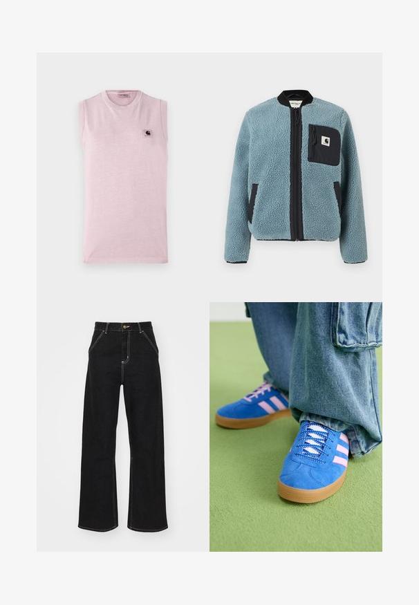 Blå fleecejakke med en teksturert overflate, svarte glidelåslommer, stående krage og frontglidelås. Har logopatch på brystlommen.; Lys rosa ermeløs t-skjorte laget av myk stoff, med rund hals og et lite firkantet logo-merke på venstre bryst.; Svarte vide jeans laget av denim, med kontrasterende hvite sømmer og en frontknapplukking, samt to skrå frontlommer.; Blå skinnsko med rosa striper og hvite lisser, med såle av gummigummi, kombinert med løse denimbukser på et grønt underlag.