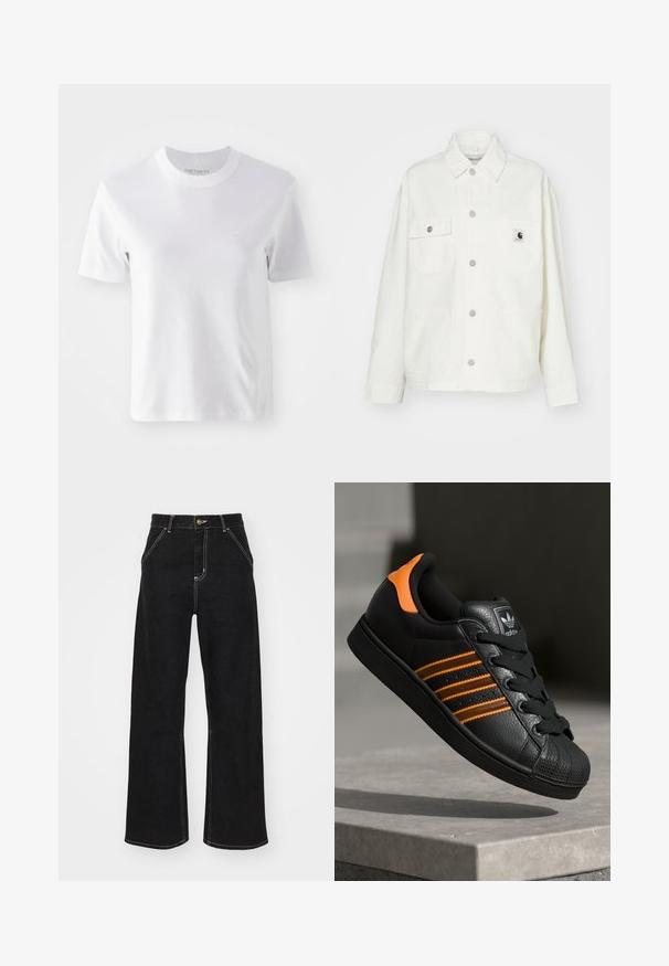 Hvid bomuldsjakke med knaplukning fortil, to brystlommer og et kvadratisk logo-patch. Løs pasform med lange ærmer og synlige syninger.; Hvid bomulds t-shirt med kortærmer, der har en rund hals og et lille broderet logo på brystet, glat tekstur og enkelt design.; Sorte bukser med bred ben, lavet af denim og prydet med kontrastfarvet hvid syning samt en frontlukning med knap, og to skrå forlommer.; Sort sneakers med orange detaljer, tre vandrette striber, tekstureret læderoverdel, gummikappe og sorte snørebånd.