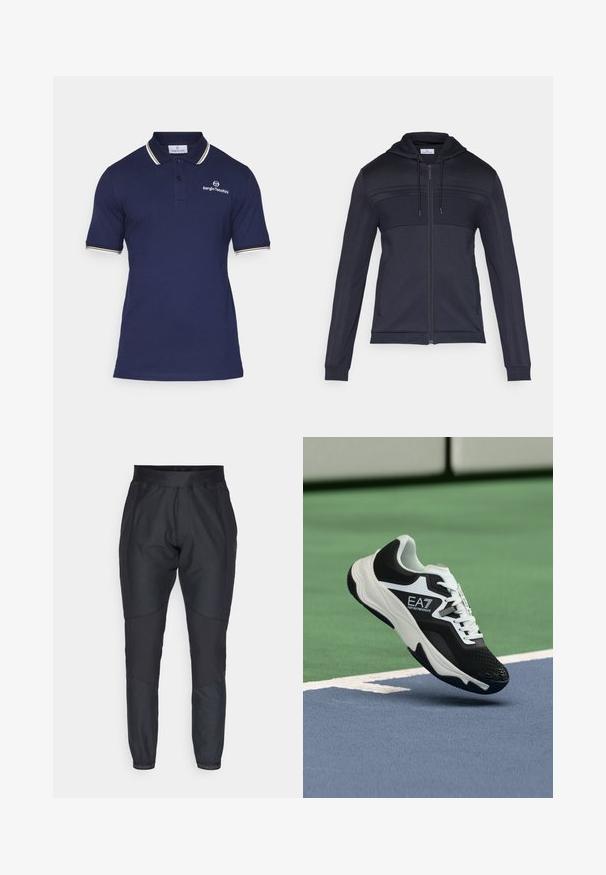 Tamsiai mėlynas gobtuvas su užtrauktuku, tekstūruotu viršutiniu skyriumi, raišteliu gobtuve, šoninėmis juostelėmis ir gofruotomis rankogaliais. Pagamintas iš lengvos, lanksčios medžiagos.; Tamsiai mėlynas polo marškinėliai pagaminti iš medvilnės, su dviem mygtukais, trumpomis rankovėmis su geltonomis ir baltomis dryžuotomis detalėmis bei logotipo siuvinėjimu.; Juodi sportiniai džinsai su siaurėjančiomis kojomis, elastinga juosta ir kontrastinėmis tekstūrinėmis detalėmis. Funkcija - logotipo detalės šalia rankovių.; Juodos ir baltos spalvos EA7 Emporio Armani sportbačiai pakabinti virš mėlynų ir žalių teniso korto linijų.