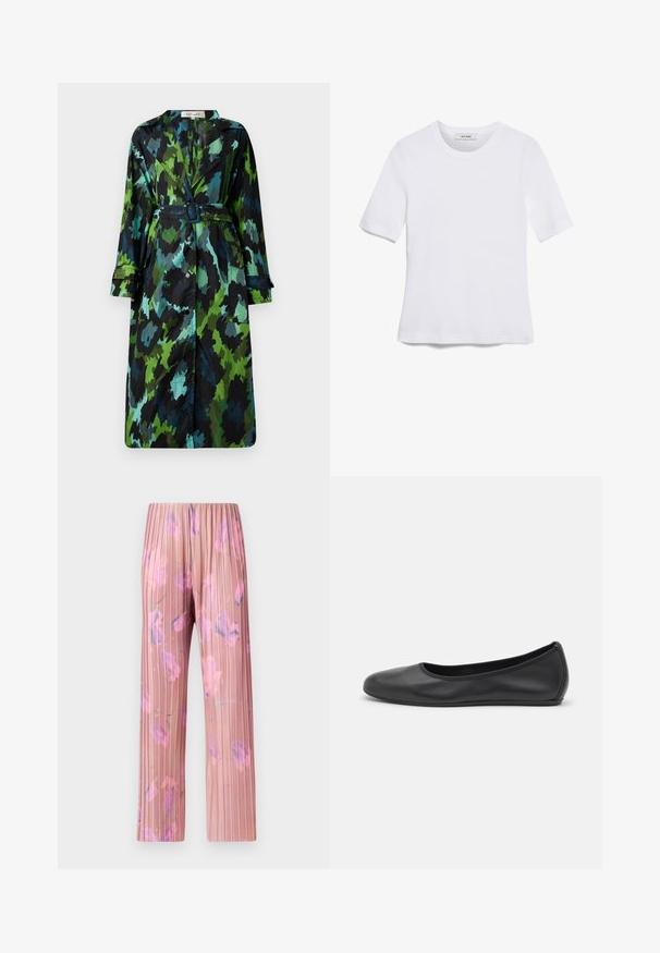 Lange, lichte trenchcoat met een groen-zwart camouflagepatroon, een ceintuur in de taille, knoopsluiting en een relaxed fit met grote zakken.; Witte korte mouwen t-shirt van ribstof. Ronde halslijn, normale pasvorm en subtiele stiksels. Geen patronen of grafische elementen.; MAX&Co. TOSCA - Broek - pastel rose; Zwarte leren ballerina met een ronde neus, gladde textuur, minimale stikdetails en een flexibele zoolontwerp.