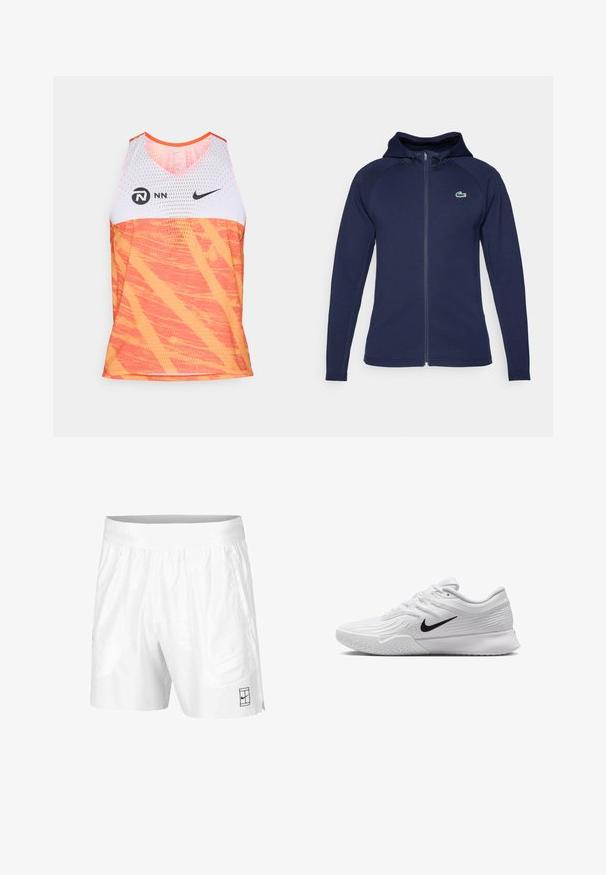 Hoodie zippé bleu marine fabriqué en tissu doux, avec une capuche doublée, des manches raglan, et un logo Lacoste sur la poitrine gauche.; Débardeur de sport Nike avec une partie supérieure en maille blanche et une partie inférieure orange vif ornée d'un motif texturé et abstrait.; Shorts de sport blancs en tissu léger avec une taille élastique, dotés de deux poches latérales et d'un petit logo noir au bas.; Baskets blanches avec tige en maille texturée, swoosh noir de Nike, col rembourré et semelle en caoutchouc avec un motif de crampons.