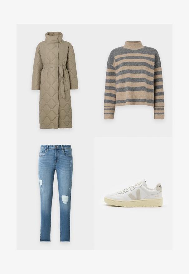 Dugi taupe kaput s kvadrama s visokim ovratnikom i remenom od istog materijala zavezanim u struku, s valovitim uzorkom šivanja kroz cijelu površinu.; Prugasti pleteni džemper u sivoj i bež boji, s visokim ovratnikom, širokim rukavima s manžetama i opuštenim krojem koji je skraćen.; Mršave traperice svijetloplave boje s poderanim mrljama, izblijedjelim dijelovima i stršastim rubovima. Imaju tradicionalni dizajn s pet džepova.; Bijele kožne tenisice s bež nubuk naglascima, perforiranim prednjim dijelom, ravnim čipkama i teksturiranom kremastom potplatom. Sadrži suptilni brend na pete.