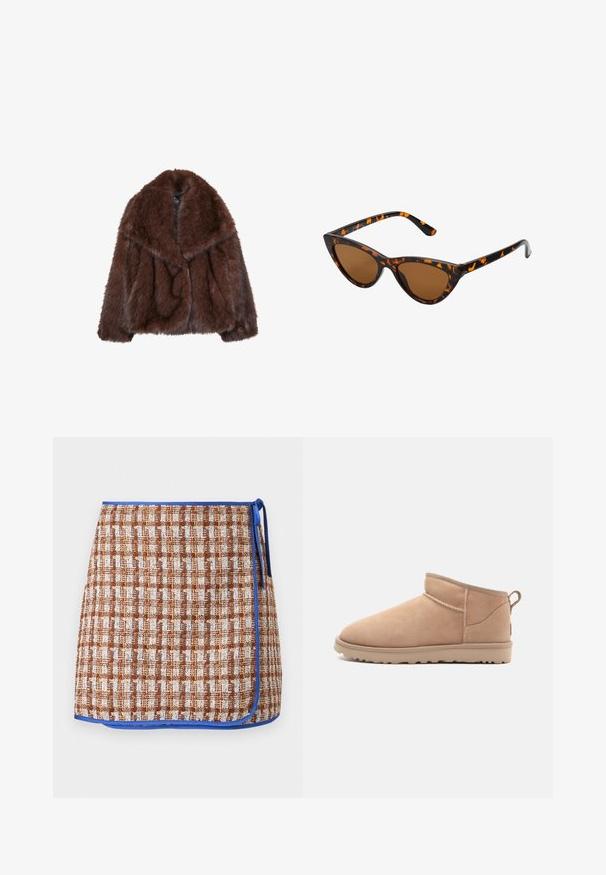 Brązowy płaszcz z futra sztucznego z szerokim kołnierzem, luźnym krojem i miękką teksturą. Charakteryzuje się objętościowym fasonem i brakiem widocznych zapięć.; Brązowy sweter dziewiarski z okrągłym dekoltem, opadającymi ramionami i prążkowanymi mankietami. Miękka tekstura, krótki krój i luźny fason.; Wiązana spódnica w brązowo-białą kratę z niebieskim wykończeniem. Posiada boczny węzeł oraz teksturowany materiał dla dodatkowego wykończenia.; Brązowe zamszowe botki za kostkę z okrągłym noskiem, miękką teksturą, prostym wzorem i niskoprofilową gumową podeszwą. Posiadają pętelkę z tyłu.; Okulary przeciwsłoneczne w kształcie kocich oczu z czarno-pomarańczową oprawą w deseń żółwia, brązowymi soczewkami i eleganckimi, spiczastymi końcówkami. Posiadają minimalistyczne logo na zauszniku.; Ciemnobrązowa torebka z zamszu o strukturalnym kształcie, z dwoma uchwytami u góry i odpinanym paskiem z akcentem w złotym kolorze.