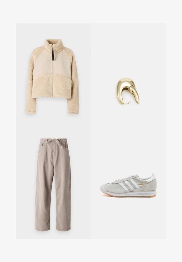 Beige fleecetrøye med høy krage, glidelås og raglanermer. Designet med to frontlommer med glidelås og en cropped silhuett.; Oliven grønn genser med høy hals og kabelstrikket tekstur, med diamantmønstre og ribbestrikket kant og ermer.; Beige kordfløyelsbukser med løs passform, med strikk i livet, to frontlommer og vertikal ribbet tekstur.; Lys grå sneaker laget av semsket skinn og mesh, med tre hvite striper, rund tå og såle av gummi. Gull logo-aksent nær snørebåndene.; Gullfarget metalløredobber med et elegant, buet design. Har en karakteristisk spiss form, polert overflate og hengsel-lukking.