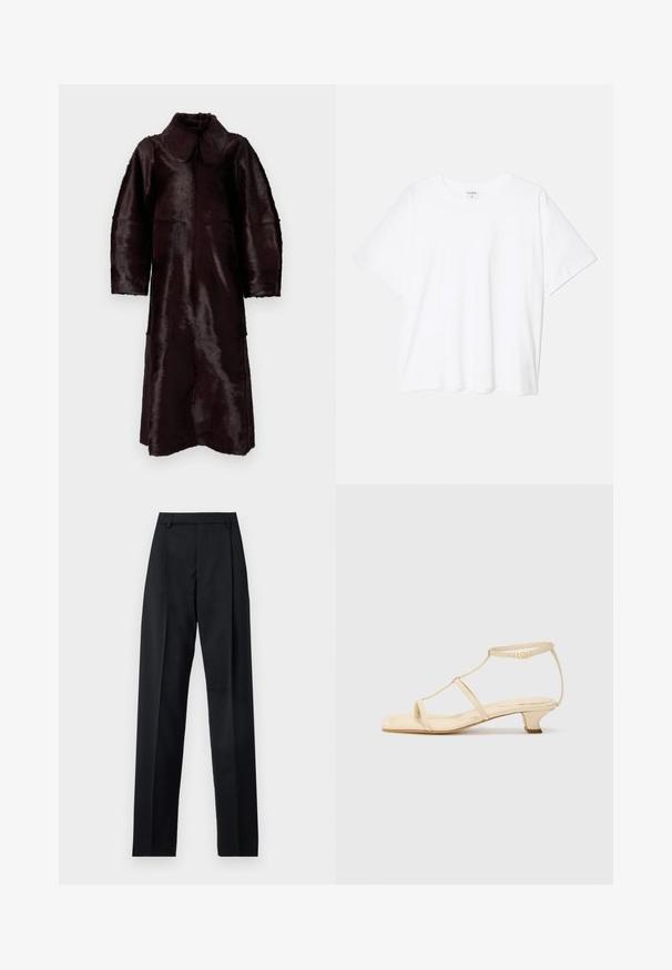 Abrigo largo de piel sintética de color marrón oscuro con cuello ancho y mangas largas, exhibido colgado sobre un fondo blanco.; Camiseta de algodón blanca con mangas cortas, escote redondo, corte relajado y dobladillo cosido. Etiqueta visible en el interior del cuello.; Pantalones negros de tela suave con cintura alta, piernas amplias, pliegues frontales y lazos de cinturón clásicos. No hay bolsillos laterales visibles.; Sandalias de tacón en color beige con diseño de tira en T, puntera cuadrada, correa ajustable en el tobillo y un tacón bajo y cuadrado. Material de cuero suave.