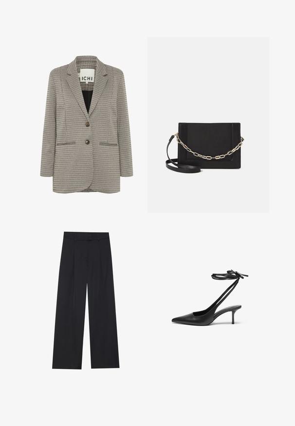 Kratkowana marynarka w beżowo-czarnym kolorze. Strukturalny fason z klapami, dwiema przednimi kieszeniami i dwoma brązowymi guzikami z przodu.; Czarny top z długim rękawem, z rozkloszowanymi mankietami, miękką fakturą i luźnym krojem, z prostym okrągłym dekoltem.; Czarne spodnie typu wide-leg o gładkiej fakturze, z dwoma plisami z przodu, z pasem i bez widocznych elementów metalowych ani kieszeni.; Czarny skórzany but na wysokim obcasie w kształcie szpilki, z ostro zakończonym noskiem, otwartą tylnią częścią i zapięciem na kostkę związanym w kokardę. Smukły obcas o wysokości 3 cali. Gładka faktura, minimalistyczny design.; Czarna skórzana torebka typu crossbody z gładką teksturą, prostokątnym kształtem oraz metalowym detalem w postaci łańcuszka z przodu. W zestawie regulowany pasek.