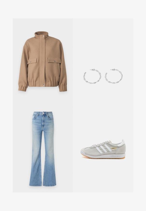 Bruine wollen jas met hoge kraag, twee voorzakken en elastische manchetten. Voorzien van drukknoopsluitingen en een licht cropped zoom.; Witte mouwloze tanktop van ribstof, met een ronde halslijn en een aansluitende pasvorm, met minimale naden en zonder versieringen.; Lichtblauwe flared jeans van denim, met een hoge taille, vijf zakken en een subtiele gradient vervaging naar de zoom toe.; Lichtgrijze sneaker van suede en mesh, met drie witte strepen, ronde neus en een gumrubberen zool. Gouden logo-accent bij de veters.; Zilveren creolen met een gedraaide ontwerp, voorzien van een gepolijste afwerking en een post-back sluiting. Meet ongeveer 3 cm in diameter.