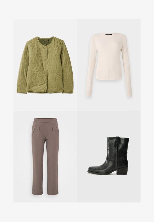 Gequilted olijfgroene jas met een ronde halslijn, voorkant met knopen, twee zijzakken en een golvend gestikt patroon. Zachte stoffen textuur.; Langsleeve, lichtbeige top met een ronde halslijn. Gemaakt van zachte stof, heeft een centrale naad en een iets gebogen rand. Geen zichtbare hardware.; Taupe losvallende broek met elastische tailleband en voorplooien, gemaakt van zachte stof.; Zwarte leren enkellaars met een ronde neus, blokhak, zijrits en stikselaccenten op de wreef. Gladde textuur, klassiek ontwerp.