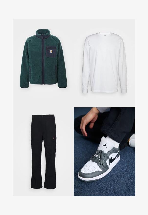 Grønn fleecejakke med høy krage, full frontglidelås og brystlomme med mørkeblå detaljer. Strukturert, mykt materiale.; Hvit langermet T-skjorte laget av bomull. Rund hals-design med ribbestrikkede mansjetter og en liten logo på venstre erme. Glatt tekstur.; Svarte cargo bukser med rett ben-design, laget av slitesterk stoff, med sidelommer og et patch-logo på venstre side.; Nike Air Jordan 1 sneakers i hvit og grå skinn, med en svart logo, perforert tå og flate grå snøring.