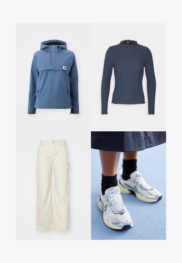 Blauwe waterdichte jas met een halve rits, verstelbare capuchon, elastische manchetten en zijzakken, gemaakt van glad, duurzaam materiaal.; Marineblauwe longsleeve top in ribbeltextuur. Voorzien van een hoge halslijn met een geschulpte rand en een slim fit ontwerp.; Wijde broek in lichtbeige stof, met een hoge taille, voorzakken en een zijlusdetail voor extra functionaliteit.; Witte en zilveren Nike sneakers van meshstof, met reflecterende accenten en een beige zool. Gedragen met zwarte sokken, staand op een blauwe ondergrond.