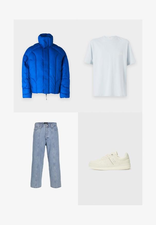 Jack & Jones JCOOUTER PUFFER JACKET - Veste d'hiver - lapis blue; T-shirt en coton bleu clair avec un col rond et des manches courtes. Présente un petit logo blanc sur la zone gauche de la poitrine. Texture lisse.; Jean en denim bleu clair avec une coupe ample, des jambes larges et des détails de couture visibles. Il dispose d'une fermeture à bouton et zip, ainsi que de cinq poches.; Sneaker couleur crème avec des détails perforés, des lacets et un logo sur le côté, présenté sur un fond blanc uni.