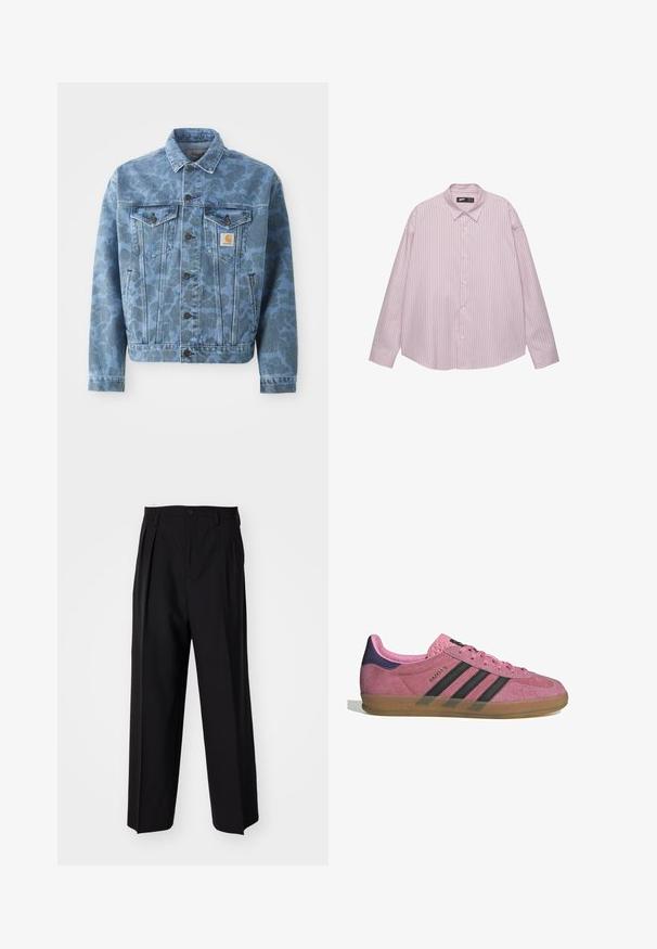 Džínsová bunda so zeleno-modrým maskáčovým vzorom, dvoma náprsními vreckami, kovovými gombíkmi a nášivkou loga Carhartt na ľavom vrecku.; Svetloružová košeľa na gombíky s vertikálnymi modrými pruhmi, s golierom, dlhými rukávmi a voľným strihom. Vyrobená z hladkej tkaniny s jemným leskom.; Čierne skladané nohavice s rovnom, širokým strihom. Vyrobené z hladkého materiálu, s gombíkovým zapínaním a pútkami na opasok.; Rúžové semišové tenisky s čiernymi pruhmi, gumovou podrážkou a textúrovaným fialovým podpätkom. Obsahujú šnurovací dizajn a embosované logo na strane.