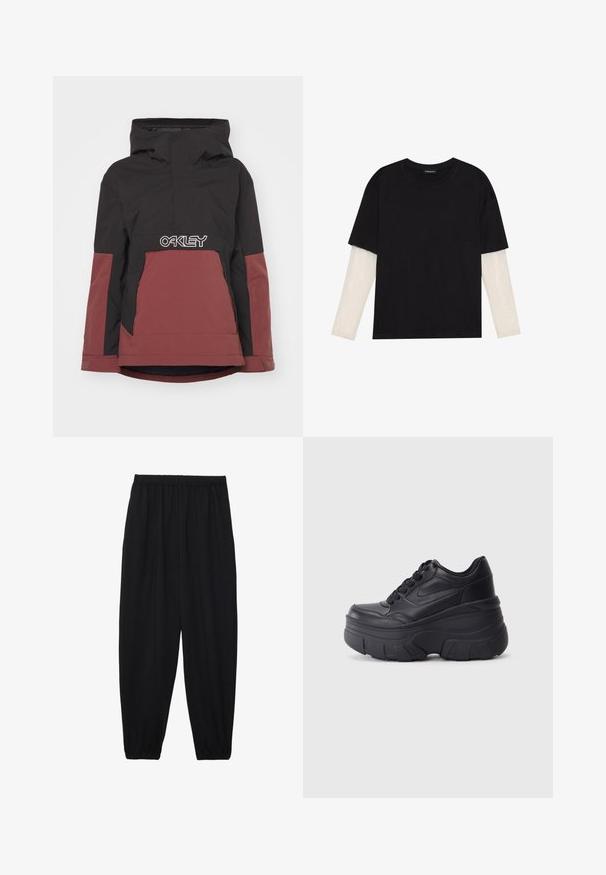 Zwarte en bordeauxrode geïsoleerde jas met capuchon, halve ritssluiting aan de voorkant en een prominente witte "OAKLEY"-logo op de borst. Beschikt over zijzakken.; Zwarte T-shirt van katoen, met korte mouwen over een witte lange mouw laag met een subtiel textuurpatroon. Ronde hals ontwerp.; Zwarte, lichte broek met een elastische tailleband en gathered enkels. De stof is glad en heeft een ontspannen, taps toelopend ontwerp.; Zwarte vetersneakers met een dikke zool, voorzien van een bovenwerk van soepel leer, een ronde neus en een herkenbaar gelaagd platformontwerp.