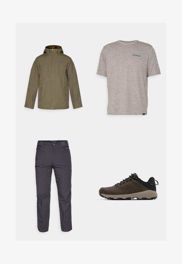 Olivengrønn vinterjakke med hette, to brystlommer og to sidelommer. Stoffet ser teksturert ut; innsiden er foret med et brunt, fnuggete materiale.; Grå kortermet t-skjorte laget av mykt, teksturert stoff med en liten blå Patagonia-logo på venstre bryst. Ingen ekstra mønstre.; Mørkegrå bukser laget av slitesterkt stoff, med glidelåslomme, rett snitt og beltestropper for justerbar passform.; Brune vanntette joggesko med teksturert overdel, perforerte detaljer, svart hæl støtte og en grå gummisåle. Snøring er stilisert med metalliske ender.