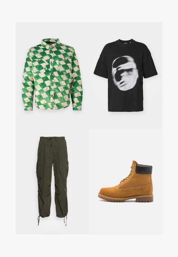 Camicia a quadri verde e crema realizzata in un tessuto strutturato. Presenta un colletto, due tasche sul petto e bottoni color oro.; T-shirt nera in cotone con una grafica sfocata bianca di un volto. Maniche corte e design a girocollo.; Pantaloni cargo in verde oliva, con vita elastica e cordoncino, multiple tasche e fondo regolabile per una vestibilità affusolata.; Stivale alla caviglia in suede tan con collare imbottito nero, occhielli in metallo dorato, dettagli in cucitura bianca e suola in gomma robusta con battistrada pronunciato.