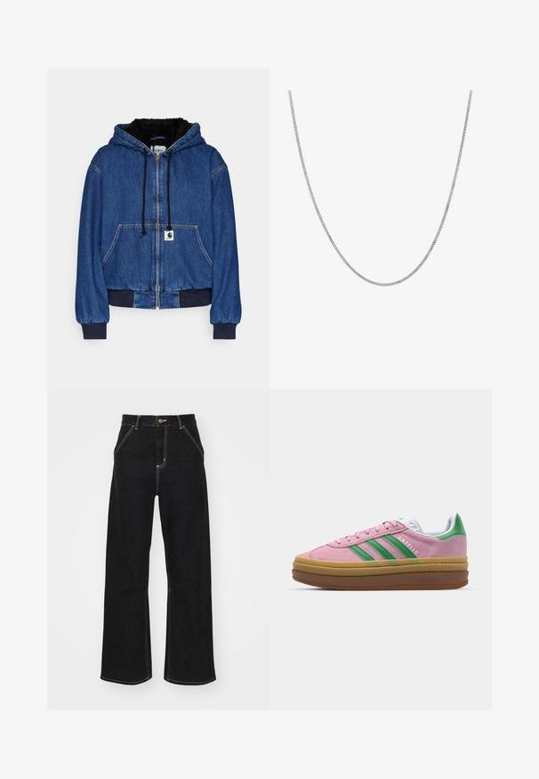 Carhartt WIP ACTIVE JACKET - Bomberjacks - blue; Witte katoenen t-shirt met een relaxte pasvorm, korte mouwen en een klein geborduurd logo op de linkerborst.; Zwarte wijde jeans van denim, met contrasterende witte stiksels en een sluiting met knoop aan de voorkant, voorzien van twee schuin geplaatste zakken aan de voorkant.; Roze suede sneakers met groene strepen, witte accenten en een bruine rubberen zool. Heeft een gestructureerde stof en logodetails aan de zijkant.; Zilveren ketting met een gladde, ronde platte schakelontwerp. Heeft een glanzende afwerking en heeft een lengte van ongeveer 20 inch.