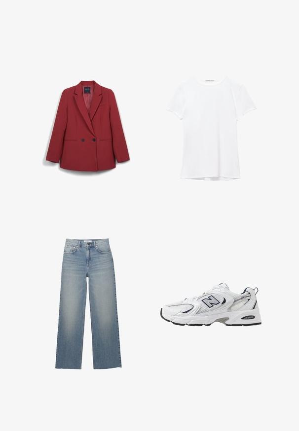 Doppelreihige Damenblazer in tiefrot mit Reverskragen, zwei schwarzen Knöpfen und schlanken Seitentaschen, präsentiert auf einem weißen Hintergrund.; Weißes T-Shirt mit kurzen Ärmeln aus glatter Stoffqualität, mit rundem Ausschnitt und dezenten Nähten am Saum.; Helle blaue weit geschnittene Jeans aus Denim mit hoher Taille, vorderen Taschen und einem Knopfverschluss. Glatte Textur mit ausgewaschenen Stellen.; Weißer Sportschuh mit Mesh-Obermaterial, navyblauen Akzenten und gepolsterter Sohle. Verfügt über das "N"-Logo, Schnürsenkel und eine strukturierte Detailverarbeitung an der Seite.