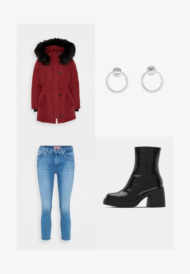 ONLY Petite ONLIRIS - Zimski plašč - syrah/black; Trii dolgi rokavi kroji vrhovi zloženi, barve bela, bež in umirjena teal, z okroglimi izrezi na svetlo sivi podlagi.; Svetlo modri denim skinny jeans z srednjo visokim pasom, zasnovo s petimi žepi in surovo obrobo na gležnjih. Oznaka blagovne znamke vidna na pasu.; Črne gležnjarje z sijajno površino, kvadratnim nosom in debelim blokskim peto. Oblikovanje izstopa s brezšivno silhueto in minimalnim logotipiranjem.; Srebrni kovinski obročasti uhani z brušenjem, s krožno obliko in prozornim zatičem za varno nošenje.