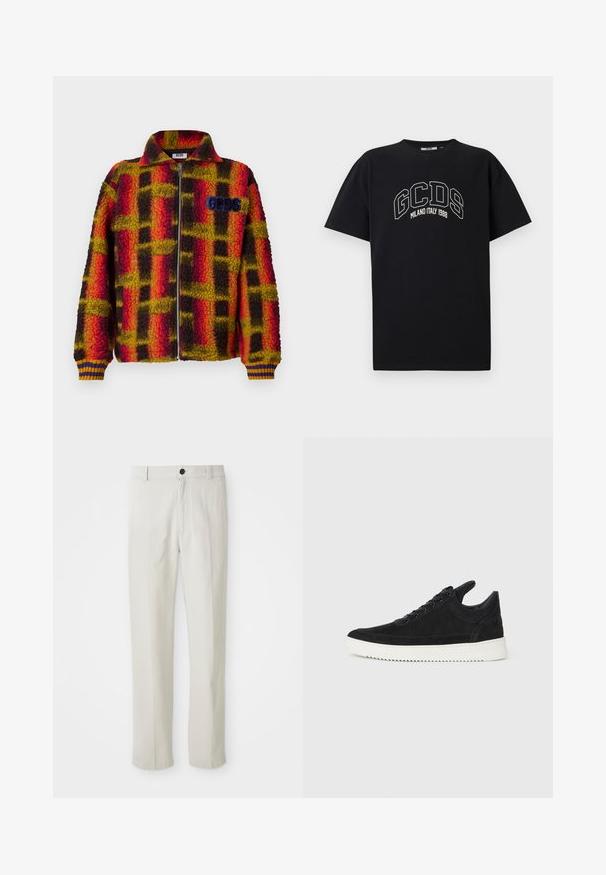 Cienka kurtka polarowa w czerwono-żółto-czarną kratę z zamkiem z przodu, kołnierzem i ściągaczami z niebieskimi i żółtymi paskami. Logo GGDS na piersi.; Czarny bawełniany t-shirt z krótkim rękawem. Zawiera białe logo GCDS oraz tekst "MILANO ITALY 1988" w łuku. Standardowy krój i okrągły dekolt.; Beżowe spodnie o prostym kroju z paskiem, z zapięciem na guziki z przodu i suwakiem, wyeksponowane na białym tle.; Czarne zamszowe sneakersy z białą gumową podeszwą, z tonalnym przeszyciem i sznurowanym zapięciem. Gładka tekstura, nowoczesny, smukły kształt.
