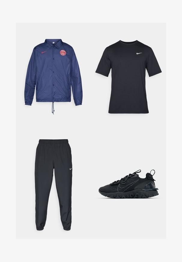 Marineblaue Nike-Jacke mit Druckknöpfen, Paris Saint-Germain-Logo auf der Brust, elastischen Bündchen und Kordelzugsaum.; Schwarzes, kurzärmliges Nike-T-Shirt aus glattem Material, mit einem weißen Swoosh-Logo auf der oberen linken Seite und Rundhalsausschnitt.; Schwarze Trainingshose aus einem leichten Stoff mit elastischem Bund, Knöchelabschlüssen und einem dezenten Nike-Logo auf der linken Seite.; Schwarzer Sportschuh mit atmungsaktivem Mesh-Obermaterial, strukturierten Akzenten und einer wellenförmigen Gummisohle. Verfügt über ein reflektierendes Logo und ein Schnürsystem.