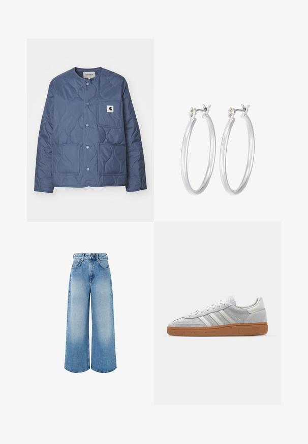 Carhartt WIP SKYLER LINER - Jas - positano; Witte geribbelde langemouwen top met een ronde halslijn. Gemaakt van een rekbare stof die het lichaam volgt. Heeft subtiele horizontale lijnen.; Lichtblauwe wijde jeans van denim, met een hoge taille, knoopsluiting en subtiele vervagingen met schone zoomranden.; Lichtgrijze suède sneaker met witte leren accenten, drie witte strepen en een bruine rubberen zool, met een gewatteerde kraag voor comfort.; Zilveren oorbellen in de vorm van een gladde, gepolijste ring. Ronde vorm met een veilige kliksluiting. Lichtgewicht ontwerp, geschikt voor dagelijks gebruik.