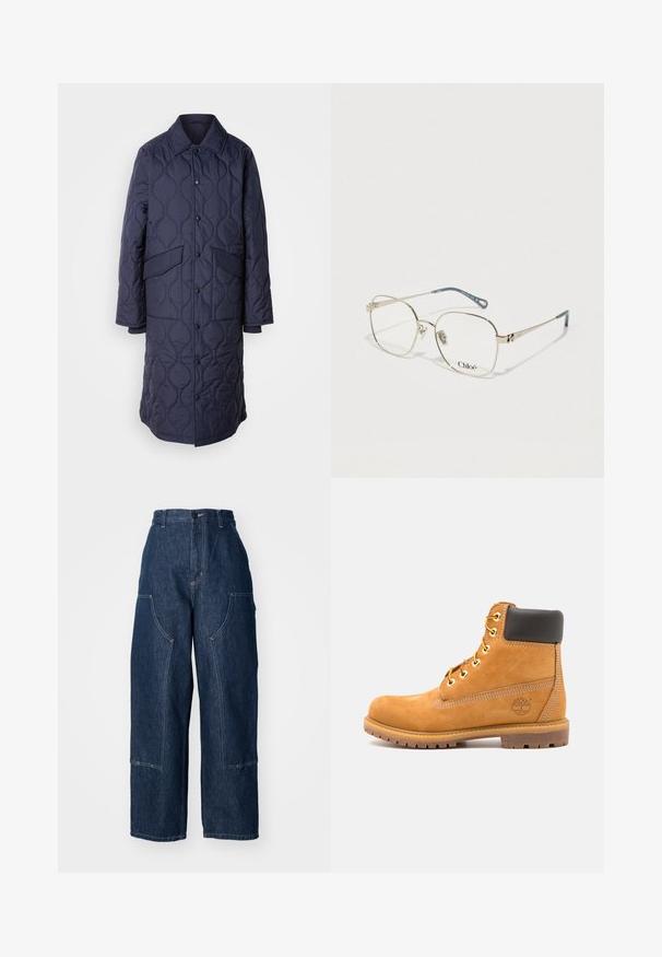 Granatowa pikowana kurtka z kołnierzem, przednimi kieszeniami i zapięciem na zatrzaski. Posiada charakterystyczny falisty wzór na strukturze materiału.; Bordowa bluzka z dużym falbaniastym kołnierzem, różowymi akcentami, zapięciem na guziki z przodu oraz zgromadzonymi rękawami z różowymi falbanami przy mankietach.; Ciemnoniebieskie, wysokie dżinsy z szerokimi nogawkami, dwiema bocznymi kieszeniami, kontrastowymi pomarańczowymi szwami oraz wykończeniem bez przędzy.; Brązowy skórzany botek za kostkę z czarnym wykończeniem, złotymi oczkami i teksturowaną podeszwą. Posiada okrągłe logo z boku oraz akcenty w postaci przeszyć.; Kwadratowe okulary z cienką złotą metalową oprawą, przezroczystymi soczewkami i niebieskimi akcentami na zausznikach. Zawierają detale logo na oprawie.