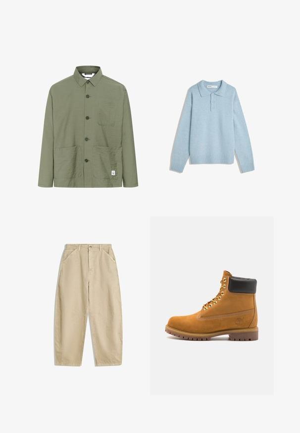 Olivově zelená košile na knoflíky s límečkem, dvěma předními kapsami a štítkem na spodním lemu. Lehké, textured tkaniny a rovný střih.; Světle modrý pletený svetr s límečkem, třemi knoflíky a manžetami a lemem s žebrováním. Měkká textura a uvolněný střih.; Široké bežové kalhoty z bavlny s vysokým pasem, vybavené předními kapsami a předním zapínáním na knoflík. Hladká textura s čistými švy.; Hnědé semišové kotníkové boty s černým polstrovaným límcem, zlatými kovovými očky, bílým prošíváním a odolnou gumovou podrážkou s výraznými drážkami.