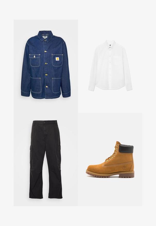 Denimová bunda so zlatými gombíkmi, štyrmi vreckami, golierom na gombíky a bielym prešívaním. Hlboká modrá látka s textúrovaným povrchom.; Biela košeľa s dlhým rukávom a gombíkmi, s golierom, predným vreckom a jemnou textúrou. Predná západka má gombíky a malý detail s logom.; Čierne cargo nohavice so strihom rovného nohavice, ktoré majú dve bočné vrecká, zapínanie na gombík a textúrovanú tkaninu.; Tyrkysové semišové členkové topánky s čiernym polstrovaným golierom, zlatými kovovými očkami, bielym prešívaním a robustnou gumovou podrážkou s výraznými drážkami.