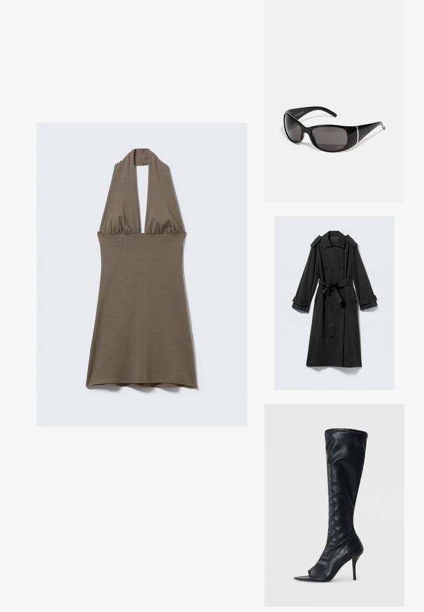 Sorte ankel-lange trenchcoat lavet af glat stof. Har dobbeltradet front, brede revers, skulderstropper og bælte.; Halter-neck kjole i olivengrøn, lavet af blødt, strækbart materiale. Har en samlet talje og en flagrende skirt, med en glat tekstur.; Sorte syntetiske læderknæhøje støvler med spids åben tå og høj stiletthæl. Tekstureret overdel og glat finish.; Sorte solbriller med blanke plastrammer, gradient grå linser og sølvfarvede accenter på siderne. Slankt, buet design.