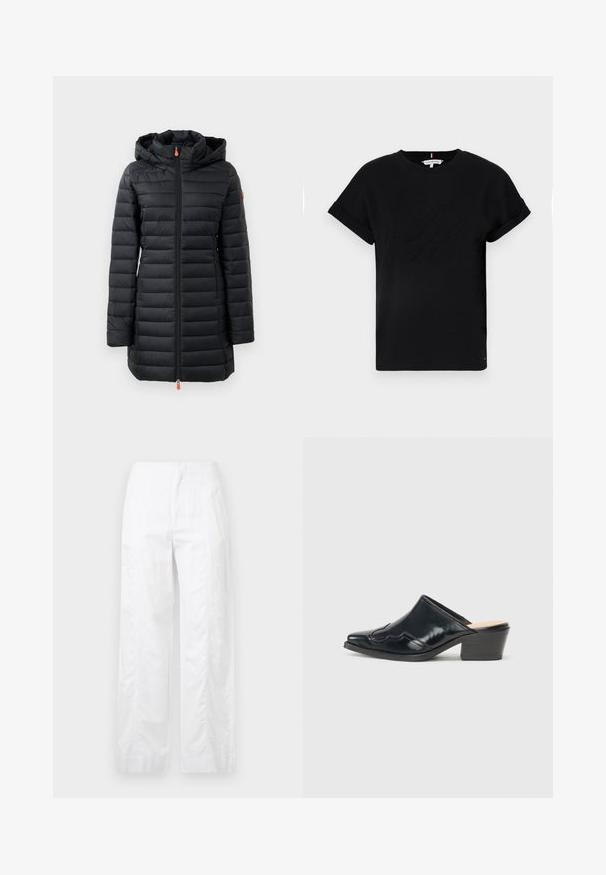 Fekete párnázott kabát kapucnival, vízszintes steppelt mintával, sima textúrával, teljes hosszúságú cipzárral és narancssárga húzófülekkel.; Fekete pamut póló, feltekerhető rövid ujjal, középen domború logóval és egy kis zászló részlettel az oldalon.; Fehér, széles szárú nadrág könnyű anyagból, sima textúrával, letisztult vonalakkal és magasderék kialakítással.; Fekete lakk bőr papucsok hegyes orral, ívelt kialakítással és alacsony blokk sarkú, díszített varrással a felsőrészen.