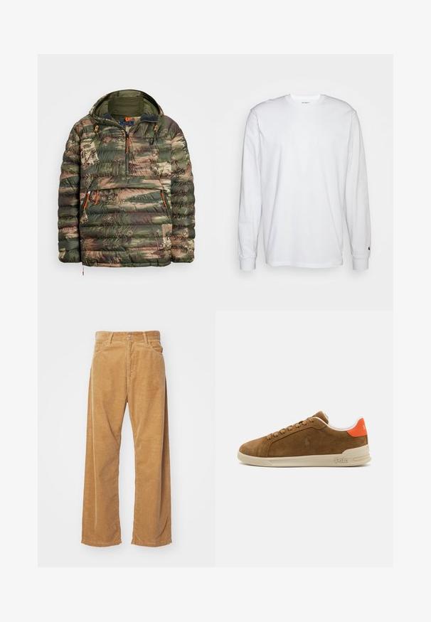 Puffjakke i camouflage mønster i nuancer af grøn og brun; har en hætte, en orange lynlås og en frontlomme med mønstret detalje.; Hvid langærmet T-shirt lavet af bomuld. Rund halsudskæring med ribbede manchetter og et lille logo på venstre ærme. Glat tekstur.; Bredde corduroybukser i en tan farve. Har teksturerede, vertikale ribber, en standard talje og to frontlommer.; Brune ruskind sneakers med en cremefarvet gummisål, der har orange detaljer ved hælen og et lille logodetalje på siden.