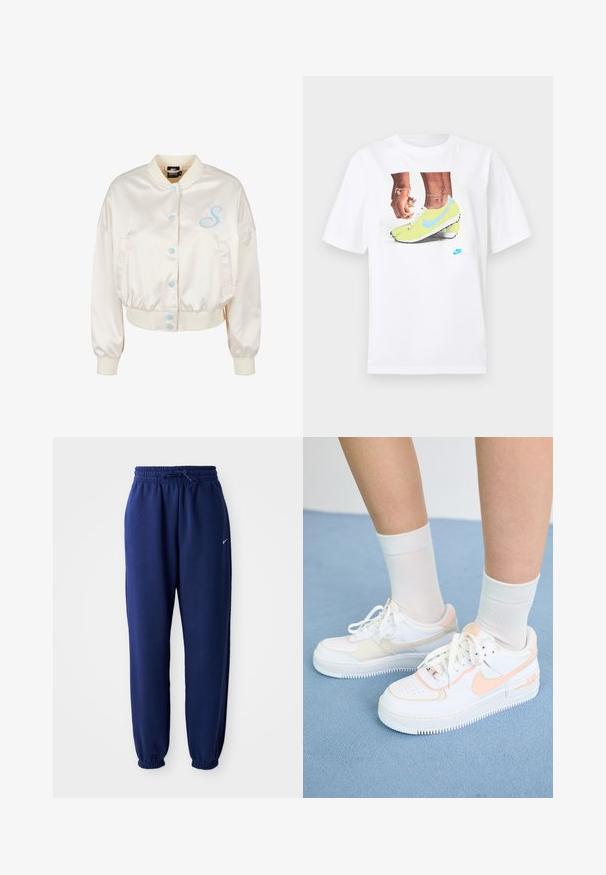 Giacca bomber in satin crema con vestibilità corta, bottoni a pressione blu e dettaglio ricamato con la lettera "S" sul lato sinistro del petto. Maniche e orlo elasticizzati.; T-shirt bianco in cotone con una grafica di piedi che indossano scarpette Nike gialle con dettagli blu, abbinato a un braccialetto al polso sinistro.; Pantaloni della tuta blu navy realizzati in tessuto morbido, con vita elasticizzata regolabile tramite cordino, polsini elasticizzati e un piccolo logo bianco.; Sneakers bianche con accenti pesca, tomaia in pelle liscia, punta perforata, suola texturizzata e lacci. Indossati con calzini bianchi a sbalzo su una superficie blu.