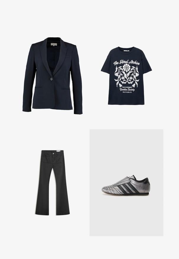 Marinblå kavaj med slagkrage, en knappstängning och två framsidofickor. Slät tygkvalitet och skräddarsydd passform.; Mörkblå t-shirt med kort ärm med vit blommig grafik och text som lyder "The Floral Archive," "The Evermist Garden Society," och "Wild Flora Co."; Svarta utsvängda jeans i denim med en jämn textur, med två bakfickor och knäppning vid midjan.; adidas Originals TAEKWONDO - Slip-ins - grey five/core black