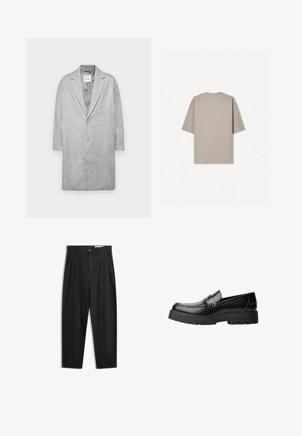 Cappotto grigio in misto lana con colletto a punta, chiusura a doppio bottone e maniche a tre quarti. Texture liscia con un design minimalista.; Maglietta a maniche corte in cotone beige chiaro, con collo rotondo e design minimalista senza motivi o accenti visibili.; Pantaloni in cotone neri con una vestibilità rilassata, dotati di una vita classica, pieghe frontali e tasche laterali. Tessuto liscio senza fantasie.; Mocassino in pelle nera con suola spessa e tassellata e fascia decorativa sulla parte superiore, mostrato in profilo sinistro su sfondo bianco.