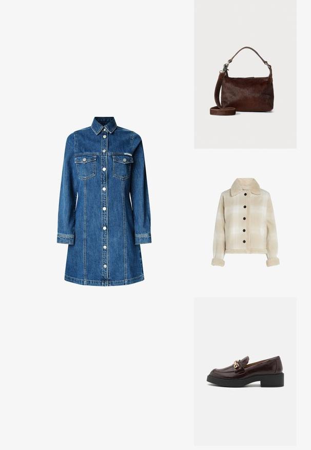 Beige karierte Jacke mit einem Sherpa-Kragen, schwarzen Knöpfen und weich strukturierten Bündchen. Kürzerer Schnitt mit zwei Fronttaschen.; Denimhemdkleid, lange Ärmel, durchgehende Knopfleiste, zwei Brusttaschen, klassischer Kragen, mittelblaue Farbe und leichte Steppdetails.; Braune Lederloafers mit einer goldenen Akzent-Schnalle, schwarzem Blockabsatz und einer glatten Oberfläche. Die Seitenansicht zeigt die abgerundete Zehenform und die genähten Details.; Braune Handtasche aus Leder mit einer weichen, strukturierten, fellartigen Außenseite, schlankem Design, einem kurzen Griff und einem abnehmbaren Schultergurt.