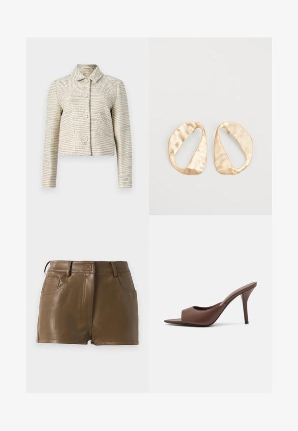 Elfenbensfarvet cropped jakke med et tekstureret stof, der har vandrette blå og sorte striber. Den har lange ærmer, en krave og runde knapper.; Langærmet hvid T-shirt lavet af ribbet bomuld, med rund halsudskæring og lige kant. Simpelt design uden mønstre eller accenter.; Brune imitation lædershorts med et tætsiddende design, talje med bæltestropper, forlommer og synlige sømdetaljer.; Brune læder open-toe højhælede mules med et slankt design, der har en bred frontrem og en slank stiletto-hæl.; Et par uregelmæssige ovalformede øreringe i guldtonet metal med en tekstureret, let hamret overflade på en hvid baggrund.