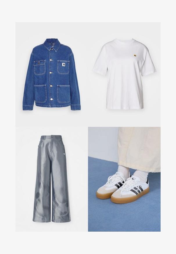 Jaqueta de ganga azul com um colarinho clássico, dois bolsos frontais, fechos metálicos prateados e um pequeno logo da marca em um patch no lado esquerdo do peito.; T-shirt branca de algodão com um corte descontraído, mangas curtas e um pequeno logótipo bordado na área do peito esquerdo.; Calças de pernas largas em material cinza brilhante, com riscas brancas nas laterais e um padrão de chamas na parte inferior das pernas. Fecho com botão e fecho éclair na cintura.; Ténis brancos com riscas pretas e detalhes em camurça bege. Apresentam uma sola de borracha texturizada e atacadores brancos lisos, usados com meias de tom claro.