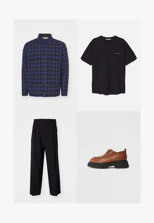 Kariertes Jackett aus strukturiertem Stoff, mit einem dunklen Marineblau-Hintergrund und blauen sowie grauen Quadraten, zwei Brusttaschen und Druckknöpfen.; Schwarzes Baumwoll-T-Shirt mit Rundhalsausschnitt, kurzen Ärmeln und weißem Logodruck auf der linken Brust. Einfaches, einfarbiges Design.; Schwarze, plissierte Hose mit geradem, weitem Bein. Hergestellt aus glattem Stoff, mit Knopfverschluss und Gürtelschlaufen.; Braunes Leder-Schuhe mit einer runden Zehenform, schnürbarem Design und einer dicken schwarzen mehrschichtigen Sohle. Auffällig durch seine strukturierte Silhouette und Textur.