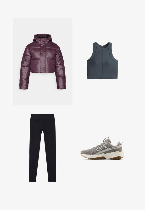 Abgeschnittene Daunenjacke in Dunkelviolett mit glänzender Textur, Kapuze und horizontalen Steppnähten. Einfaches Frontverschlussdesign.; Grauer Cropped-Top mit gerippter Textur, ärmellosem Design und rundem Ausschnitt, ausgestattet mit Nahtakzenten für eine strukturierte Passform.; Schwarze Leggings mit einem breiten, elastischen Bund, aus dehnbarem Stoff, mit einer glatten Textur und passgenauer Form. Keine Muster.; Graue New Balance Sneaker mit strukturiertem Strick-Obermaterial, weißer geometrischer Sohle, braunem Profil, elastischem Schnürdesign und Zuglaschen an der Zunge und der Ferse.