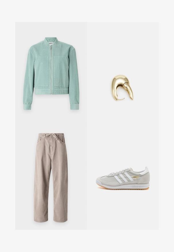 Jasnozielona kurtka z kordurowego materiału z zapięciem na zamek, okrągłym kołnierzem i dwiema przednimi kieszeniami. Posiada ściągacze przy mankietach i na dole, co zapewnia dopasowany wygląd.; Zielonooliwkowy sweter z golfem o fakturze w warkocze, z diamentowymi wzorami oraz ściągaczami u dołu i przy mankietach.; Beżowe spodnie w chód kordurowym o luźnym kroju, z elastycznym ściągaczem w pasie, dwoma przednimi kieszeniami i pionowym prążkowanym wzorem.; Jasnoszare sneakersy wykonane z zamszu i siateczki, z trzema białymi paskami, okrągłym noskiem i gumową podeszwą. Złoty akcent logo w pobliżu sznurowadeł.; Złote metalowe kolczyki o eleganckim, zakrzywionym kształcie. Posiadają charakterystyczny szpiczasty kształt, polerowaną powierzchnię oraz zapięcie na zawias.