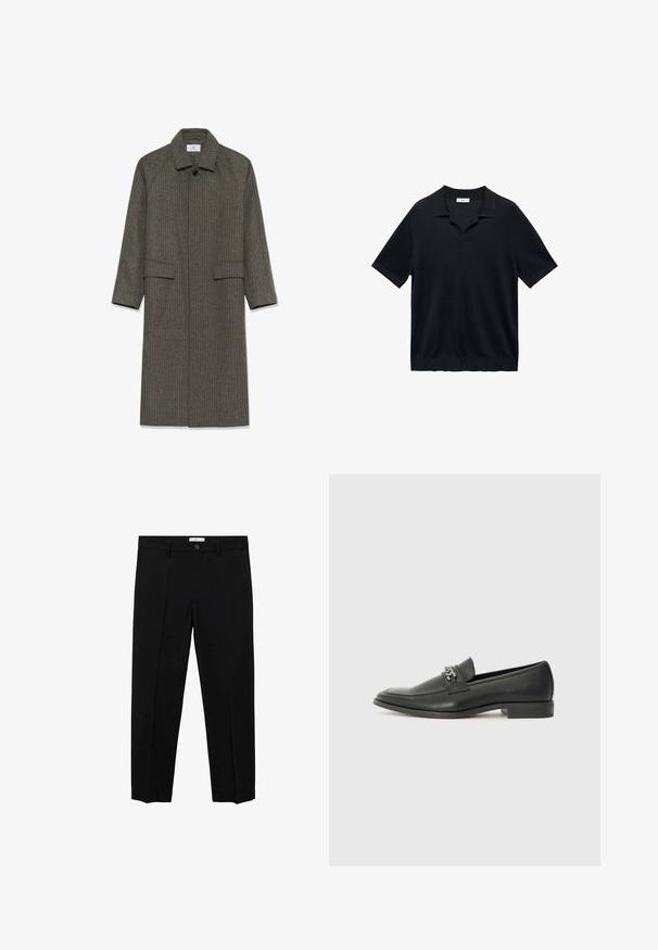 Duga, siva plaštasta jakna s uzorkom houndstooth, s ovratnikom, raglan rukavima i dva prednja džepa. Tkanina ima teksturiranu završnicu i dugme za zatvaranje na vratu.; Crna kratkodlana polo majica s V-izrezom, ravnim ovratnikom i rebrastom teksturom. Materijal izgleda lagano i glatko.; Crne krojene hlače ravnog kroja, s jednim dugmetom, petljama za remen i prednjim nabranim detaljima. Izrađene od glatkog materijala.; Crna kožna loafer cipela s glatkom finišem, s ušivenim uzorkom i dekorativnim metalnim lancem preko prednjeg dijela. Ravni potplat.