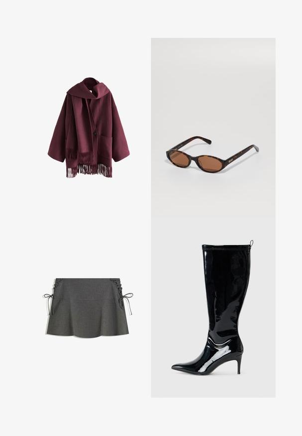 Bordeauxfarbener Wollmantel mit großem Schalkragen, langen Ärmeln, vorderem Knopf und zwei Taschen. Der Saum ist mit Fransen verziert, um zusätzliche Textur zu bieten.; Schwarzer, langärmeliger Strickpullover mit gerippten Bündchen und Saum, Rundhalsausschnitt und einem kleinen weißen Markenlabel im Kragen.; Grauer gestreifter Rock mit seitlicher Raffung, Bändern und ausgestellter Silhouette. Die Textur des Stoffes wirkt glatt mit einem leichten Glanz.; Schwarze Lackleder-Knöchelstiefel mit spitzem Schuh und schlankem hohen Absatz. Verfügt über einen Reißverschluss an der Rückseite und eine glatte, glänzende Textur.; Schildpatt ovalen Sonnenbrillen mit braunen Gläsern, schräg gehalten, um das "QUAY"-Logo am rechten Gestell auf einem schlichten Hintergrund zu zeigen.; Liebeskind Berlin KAYLA SATCHEL - Handtasche - schwarz