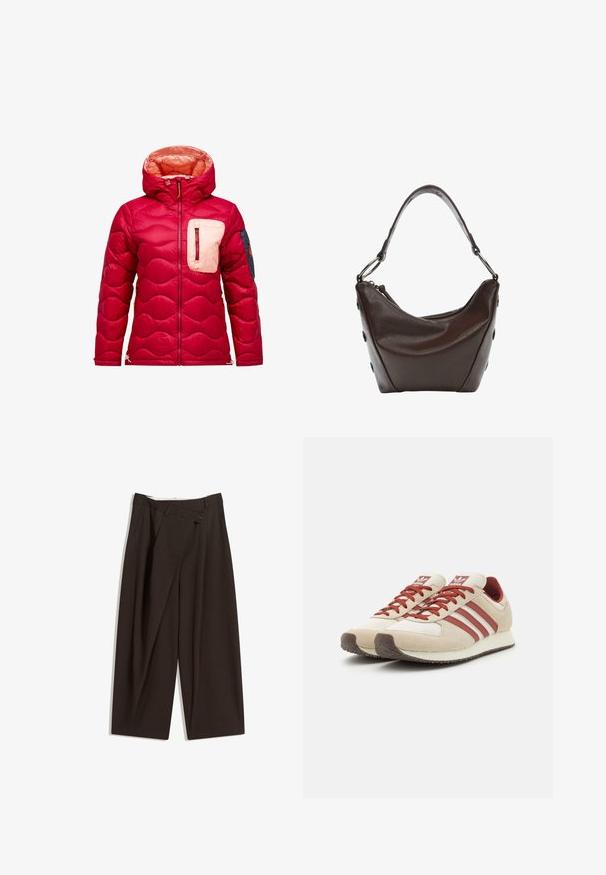 Rød pufferjacke med hætte, med quiltet tekstur, en cremefarvet brystlomme og en marineblå detalje på venstre ærme.; Bordeaux uldtrøje med rund hals, loose fit, lange ærmer og en blød tekstur. Ingen mønstre eller udsmykninger.; Mørkebrune brede bukser med høj talje, udstyret med en enkelt knaplukning og en plisseret front. Lavet af letvægtsstof.; Beige og røde retro sneakers med tre røde striber, struktureret ruskind og mesh overdel, polstret sål, rund tå.; Mørkebrunt læderhandbag med en kurvet form, lynlåslukning og et kort håndtag. Har metalhardware og dekorative sorte knapper på siden.