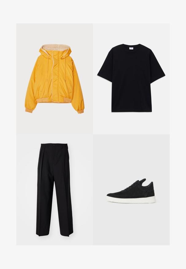 Dzeltena pūkaina jaka ar mākslīgās pūkas odere apvalku, priekšējo rāvējslēdzēju un divām lielām sānu kabatām. Piedurkņu un apakšmalas ir elastīgas.; Melns īsām piedurknēm oversize T-krekls ar apaļu kakla izgriezumu un redzamu Filippa K zīmola birku iekškaklā.; Melnas plisētās bikses ar taisnu, plata kāja dizainu. Izgatavotas no gludas auduma, ar pogu aizdari un jostas cilpiņām.; Melna zamša apavi ar baltu gumijas zoli, ar tonālu izšuvumu un auklu dizainu. Gluda tekstūra ar mūsdienīgu, plūstošu formu.