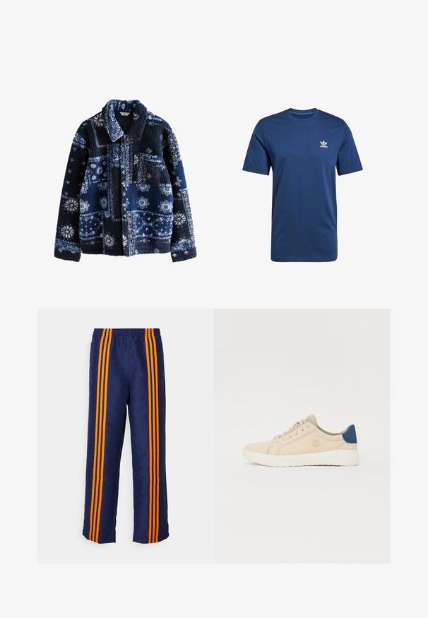 Giacca di pile blu navy con una superficie texture e morbida, caratterizzata da un motivo geometrico in tonalità più chiare e un colletto, con una tasca sul petto.; T-shirt in cotone blu navy con maniche corte, collo rotondo e logo Adidas bianco sul lato sinistro del petto. Texture liscia, vestibilità classica.; Pantaloni da track blu con un motivo a stampa totale e strisce arancioni sui lati, dotati di una cintura elastica comoda e una vestibilità ampia.; Sneakers beige in suede, con suola bianca, lacci beige e un dettaglio blu sul tallone. Logo impresso di lato.